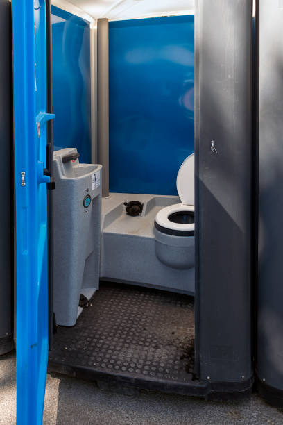 Porta potty delivery and setup in Fayetteville, AL