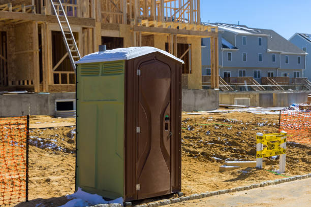 Best Portable restroom trailer rental  in Fayetteville, AL